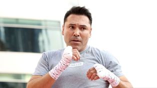 Óscar de la Hoya volvería al ring y desafió a Mayweather