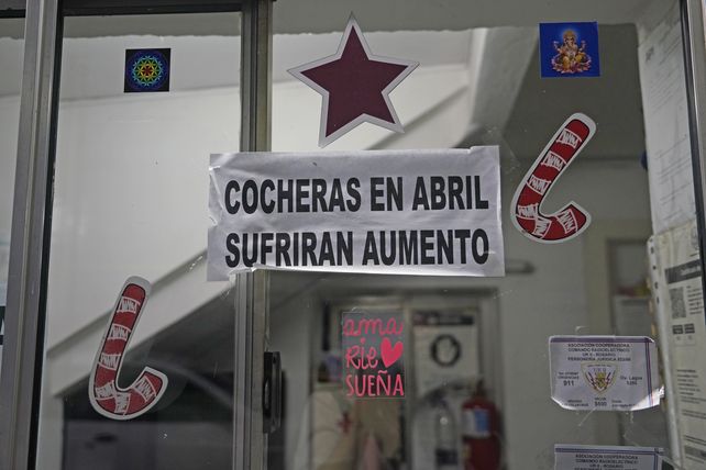 A tomar nota. En las cocheras que ofrecen estadía mensual ya cuelga el cartel que avisa el nuevo aumento.
