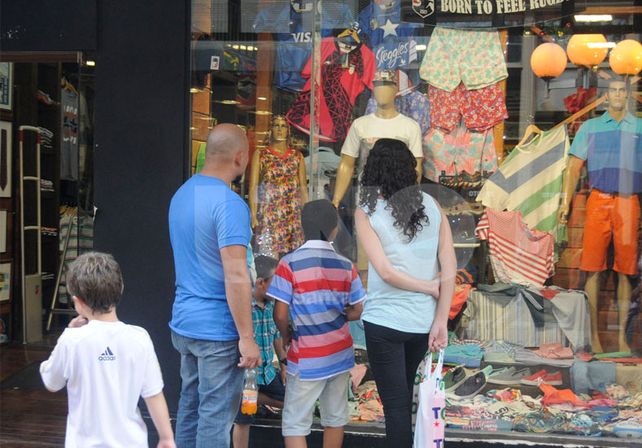 Objetivo. La intención de los comerciantes santafesinos es poder competir en esos días con las grandes cadenas comerciales. UNO de Santa Fe/Manuel Testi