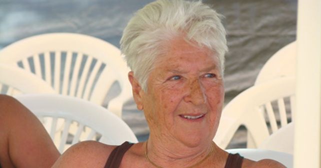 Una ex nadadora ol&iacute;mpica australiana de 71 a&ntilde;os atrap&oacute; a un ladr&oacute;n a pura patada