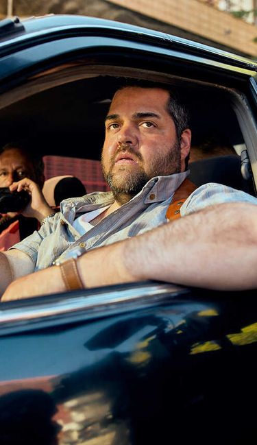 Gutiérrez is mai neim: viveza criolla con Darío Barassi y Yayo como policías bonaerenses