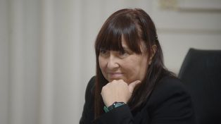 Arena, ministra de Gobierno provincial, cuestionó al sector del radicalismo que encabeza el diputado Pullaro.