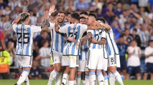Messi vivió una noche mágica con los hinchas rendidos a sus pies