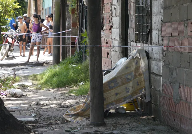 Susana Velázquez falleció en la puerta de su casa de Ludueña momentos después del homicidio de su nieto Emanuel en Ybarlucea.&nbsp;