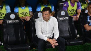Juan Cruz Real dejó de ser el DT de Belgrano tras la caída ante Independiente Rivadavia
