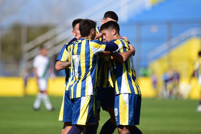 Central logró la primera victoria en el torneo y con el empate en el debut suma cuatro unidades.