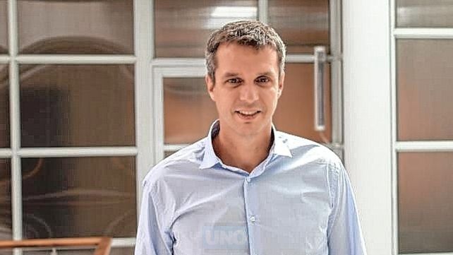Cresto seguirá en el Enhosa y no asumirá como diputado