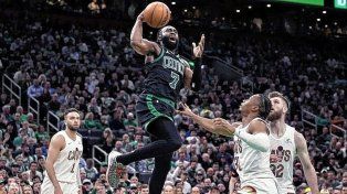 Boston Celtics se sacó del camino a Cleveland Cavaliers y jugará por el título en la Conferencia Este de la NBA.