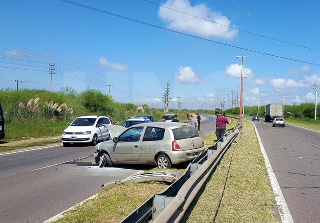 Una mujer resultó herida tras chocar una columna de luz en la circunvalación oeste