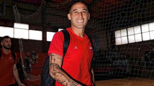 Colón busca negociar a Facundo Castet y así sumar un cuarto refuerzo