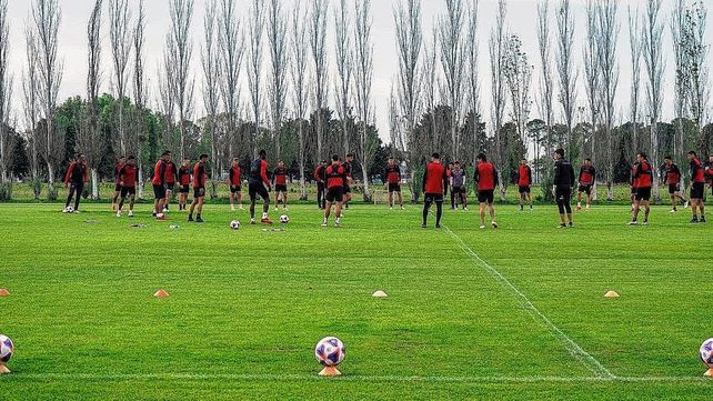 Marcelo Saralegui planea un cambio en Colón ante Patronato