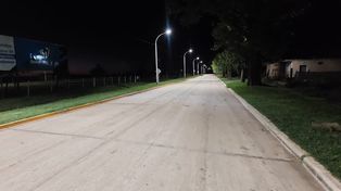 El acceso sur a El Trébol por Manuel Losada, ahora está totalmente iluminado desde el ingreso por ruta 13 hasta bulevar Europa.