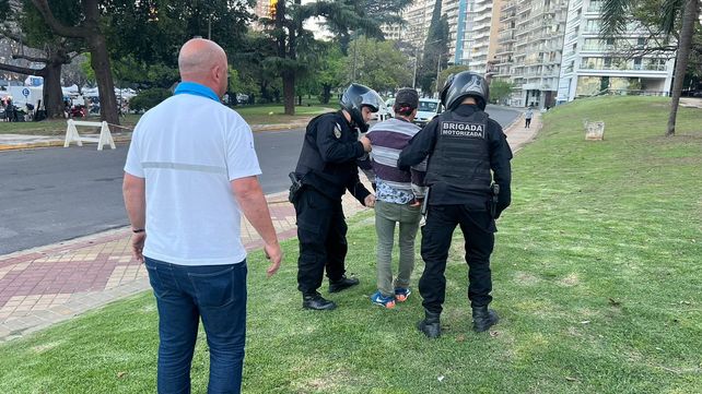 Uno de los cuidacoches demorado este fin de semana por golpear a un inspector municipal.