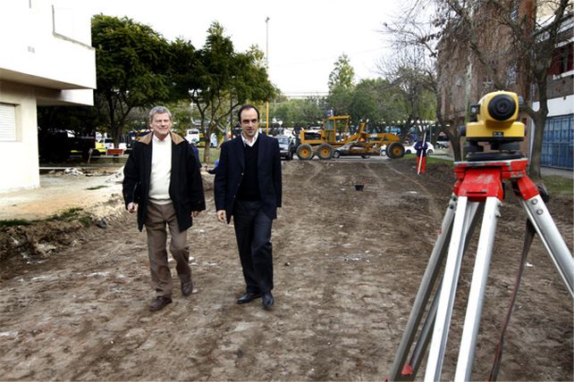 Ya se terminaron ocho cuadras de pavimento en Candioti Sur