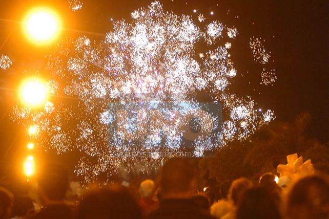 El cielo santafesino brilló en la noche de su 438 aniversario