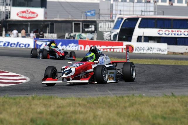 El paranaense Hernán Satler es el campeón de la Fórmula Renault