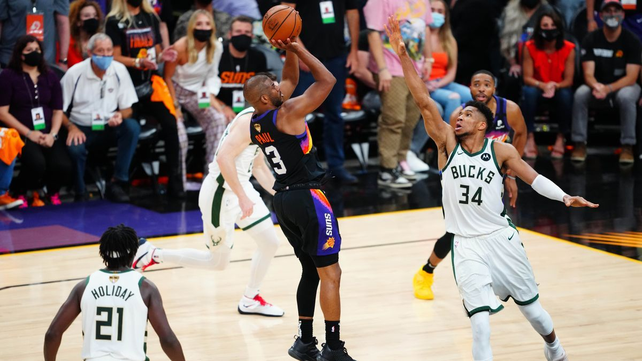 Phoenix estiró la ventaja ante Milwaukee en la final de la NBA