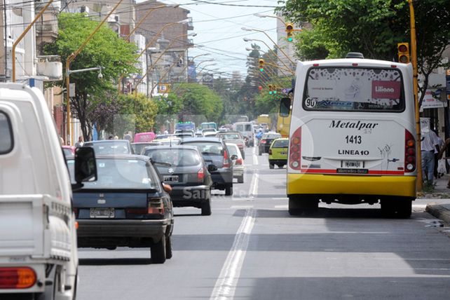 Carril exclusivo: el transporte se agilizó un 40% en Rivadavia