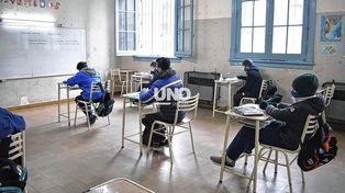 Estudiantes del secundario que adeuden hasta seis materias van a pasar de año