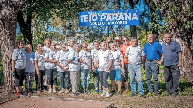 Adultos Mayores: El esparcimiento mediante el tejo
