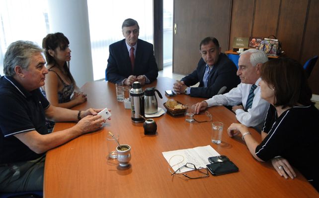 El diputado nacional estuvo reunido en Buenos Aires con integrantes del FAP.
