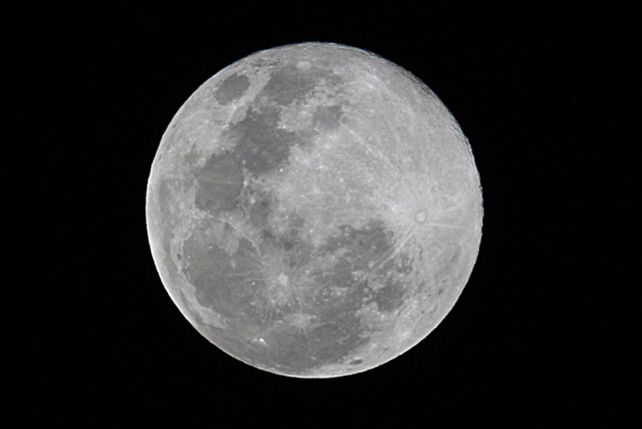 Y se fue la tercera: otra Súper Luna iluminó el cielo