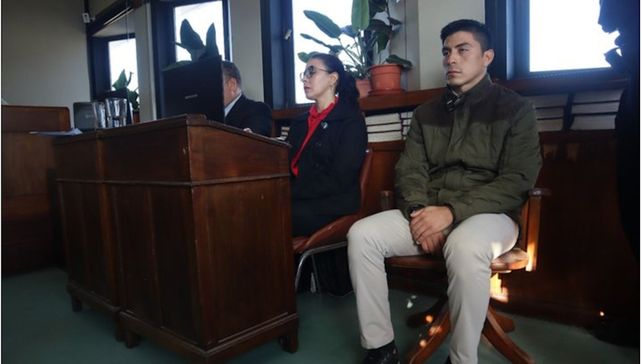 Prisión perpetua para un ex policía por asesinar de un balazo a su pareja