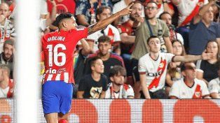 Con un gol de Ángel Correa y otro de Molina