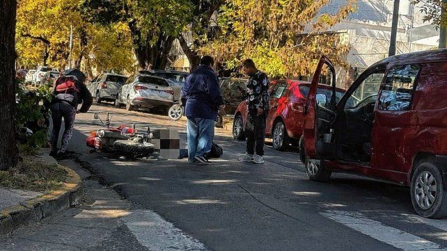 El accidente ocurrió en la intersección de las calles Mendoza y Cervantes de Paraná.