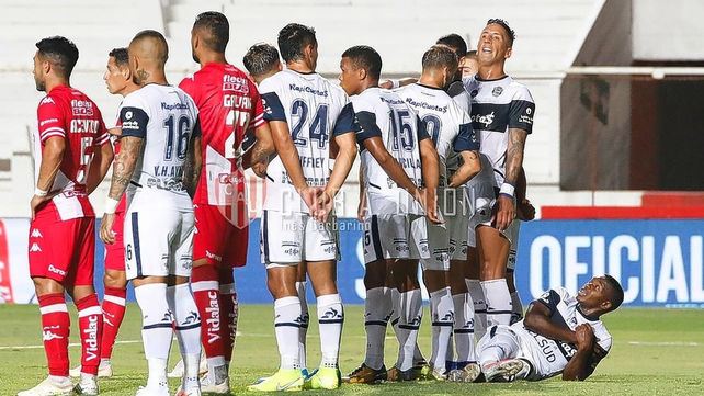 Unión empató con Gimnasia 1-1 y dejó pasar la chance de quedar como único líder en la Zona B.