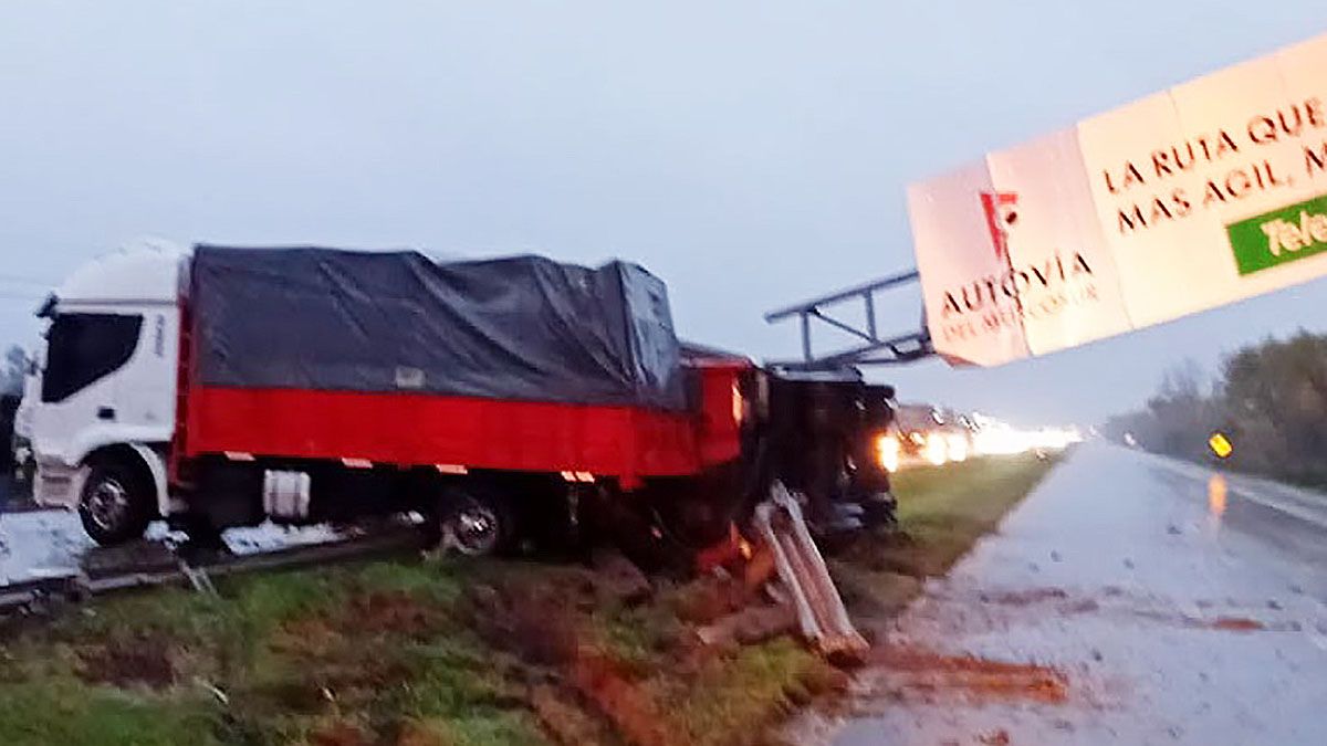 Ruta 14: tránsito en carril único por accidente de camión en kilómetro 115