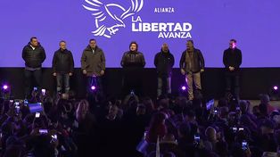 El presidente Javier Milei, junto a los candidatos de LLA en provincia de Buenos Aires, cerró la campaña en un bastión peronista en medio de un fuerte operativo de seguridad.