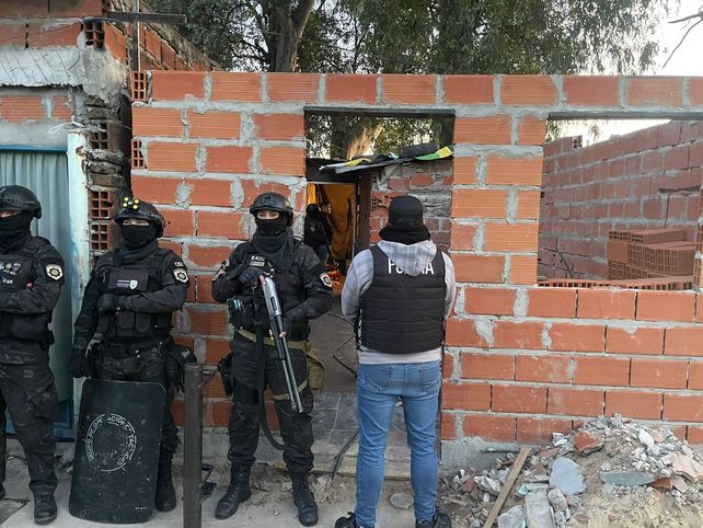 Los 21 allanamientos de practicaron en domicilios de la zona oeste de la ciudad.
