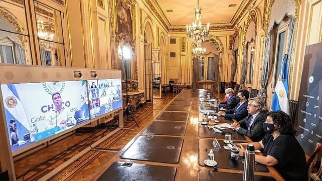 Alberto Fernández  y sus ministros analizan la situación con los gobernadores