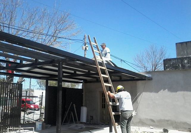 Sin parar. En la vecinal los obreros realizan varias tareas juntas. Foto gentileza Vecinal San Lorenzo