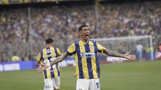 Explotó Fideo, explotó el Gigante. Ángel Di María acaba de marcar el empate de Central, cinco minutos después del gol de Boca.