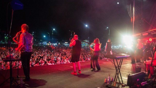 Ke Personajes cierra hoy la Fiesta de la Playa
