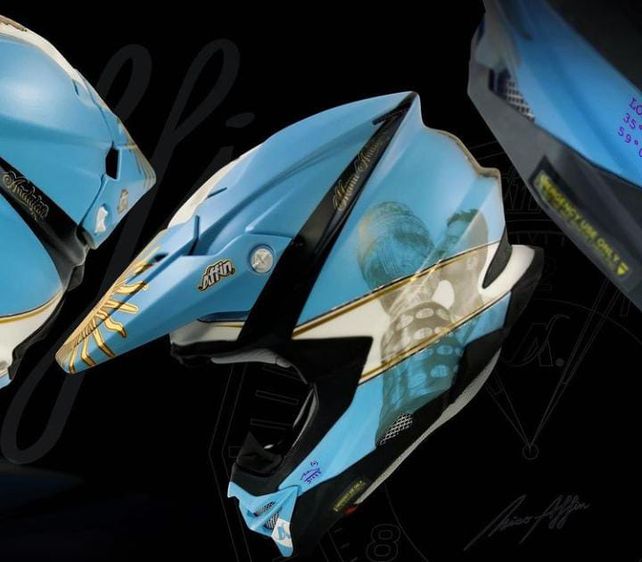 Con casco de campeón. Manuel Andújar
