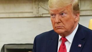 Trump vivió las dos masacres entre su club de golf y su Twitter