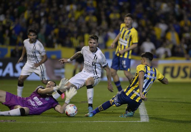 Central no estuvo a la altura y perdió ante un práctico Central Córdoba