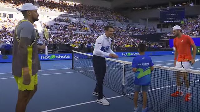 Las transmisiones comienzan con normalidad, pero desde el primer punto los jugadores son representados por una versión animada.