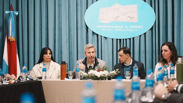 Reforma electoral y política: Rogelio Frigerio trató el tema con intendentes vecinalistas
