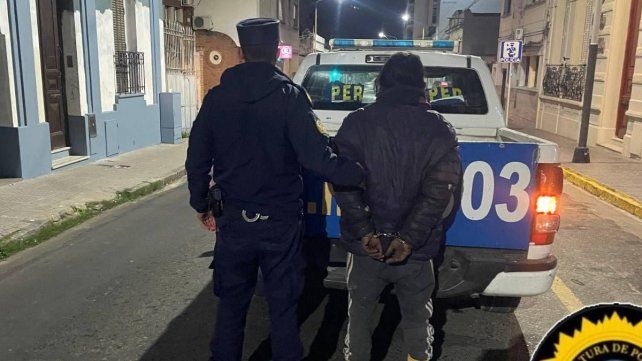 Detuvieron a un hombre que ingresó a una vivienda y causó daños en el Barrio Capibá