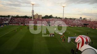 Una voz femenina en el 15 de Abril