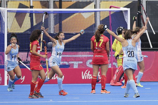 Las Leonas golearon a España en el primer partido del Mundial de Hockey
