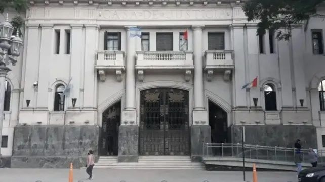 Tensión en los tribunales de la ciudad de Santa Fe entre empleados judiciales y funcionarios del gobierno