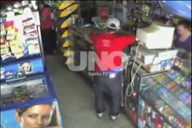 Vídeo: una cámara de seguridad registró un robo en un kiosco