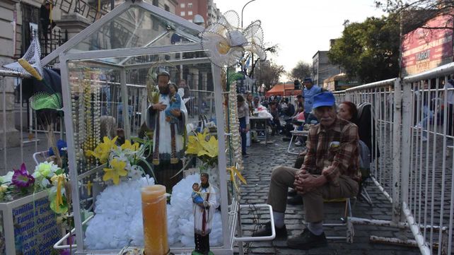 San Cayetano: miles de fieles se movilizan para pedirle al santo cristiano por trabajo y salud