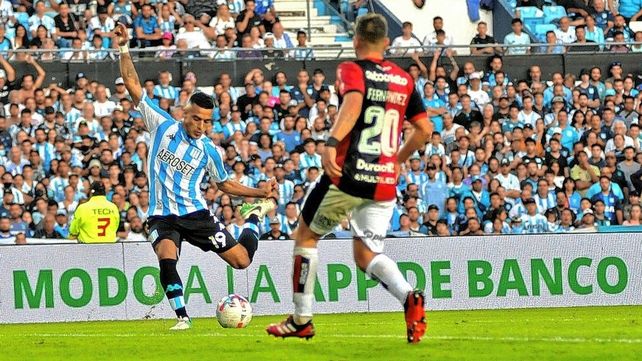 Racing igualó con Newells y sacó su pase a la próxima fase