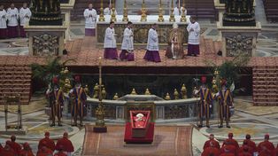El cuerpo del Papa Francisco ya está en la Basílica de San Pedro: comenzó la despedida